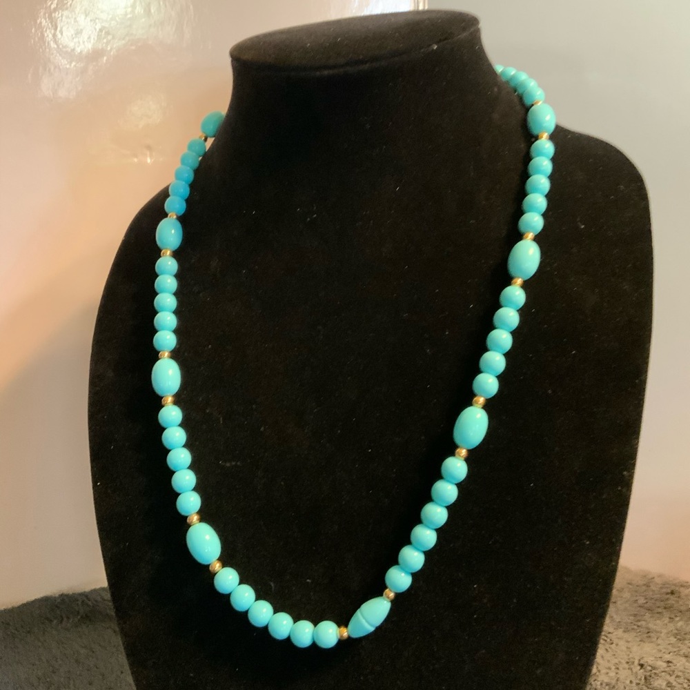 Beautiful Turquoise Beaded Neclace